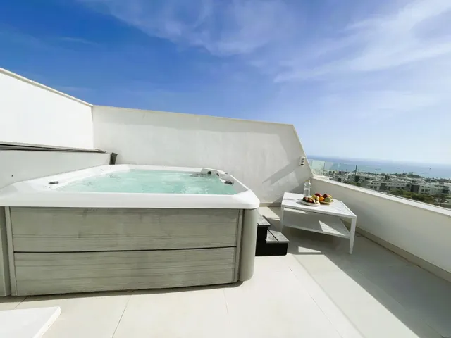 En venta: Espectacular ático de 2 dormitorios con jacuzzi privado y licencia de alquiler vacacional en Higuerón West, Costa del Sol — 8