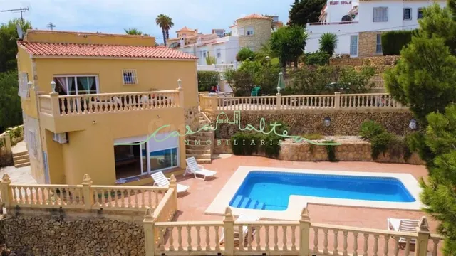 Villa en urbanización de la Nucia! - foto 2