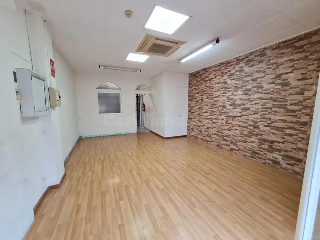 LOCAL COMERCIAL EN PLENO CORAZÓN DE MONTCADA