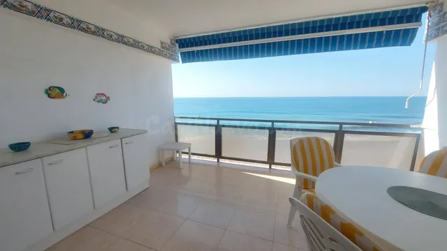 FANTÁSTICO APARTAMENTO DE 2 DORMITORIOS EN PRIMERA LÍNEA DE  - foto 5