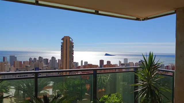 Apartamento de esquina con 2 terrazas 100m2 +16m2 y vistas espectaculares al mar y Benidorm. — 39