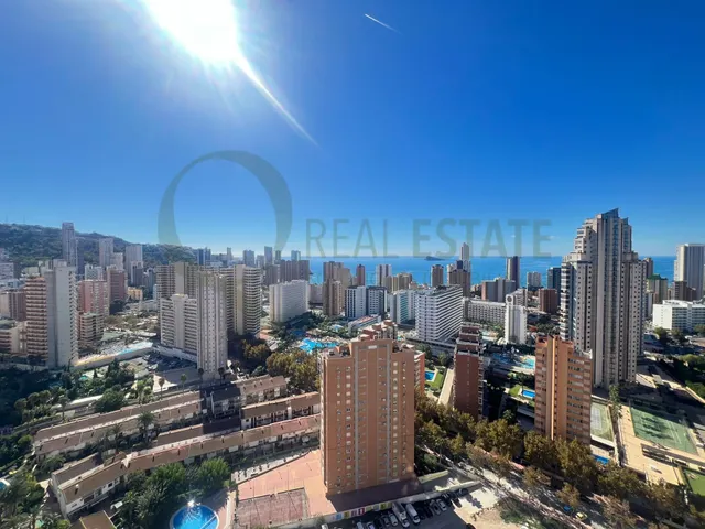 Espectacular piso en planta 27 con vistas panorámicas y ubicación privilegiada — 34