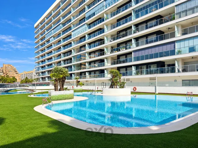 Piso en primera linea de playa de 2 habitaciones y 2 baños con terraza, piscina, garaje y trastero en Marina d’Or — 29