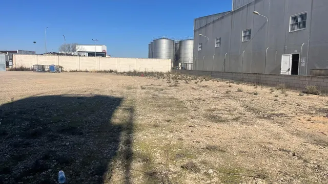 Venta de Parcela en el Polígono de Casas Ibáñez - foto 2