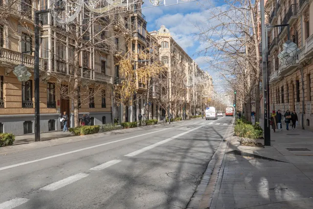 VENTA DE CÉNTRICO PISO DÚPLEX EN CALLE ELVIRA - GRANADA — 48