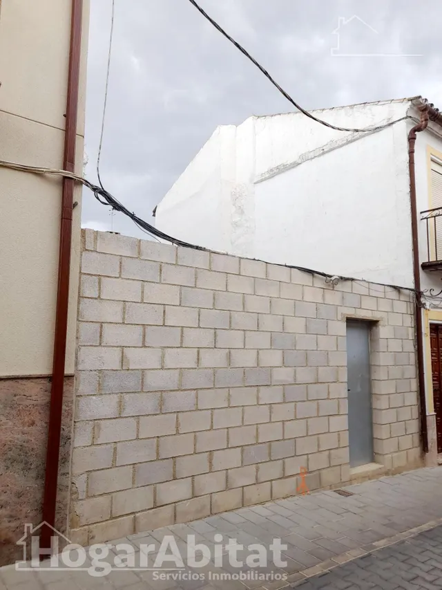 AMPLIO TERRENO URBANO PARA HACER LA CASA DE TUS SUEÑOS — 13