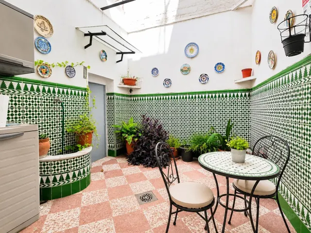 CASA CON GRAN POTENCIAL — 8