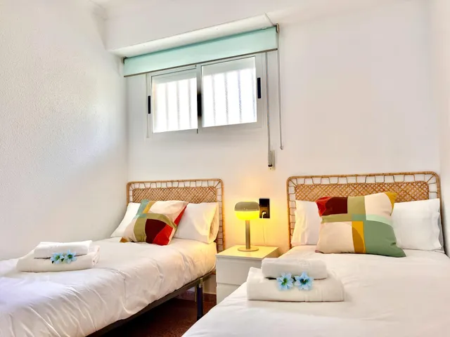 BONITO APARTAMENTO EN ARENALES DEL SOL ( Disponible de Septiembre a Junio) — 13