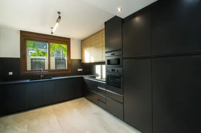 Se venden 2 maravillosas viviendas de obra nueva, zona Sierra Cortina- PRECIO NEGOCIABLE — 18