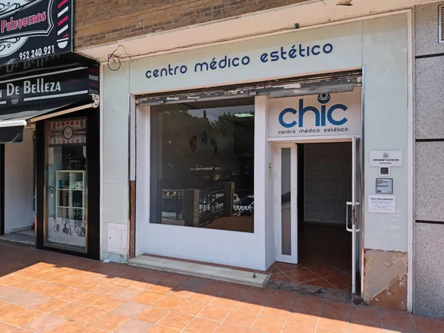 EN EXCLUSIVA LOCAL EN VENTA EN AVENIDA MOLIERE, MALAGA — 23
