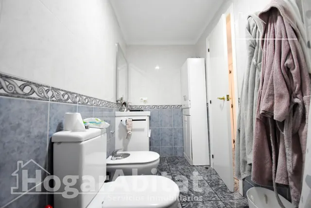 ¡ZONA CENTRO! AMPLIO Y LUMINOSO CON TERRAZA, TODO AMUEBLADO — 35