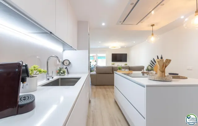 Apartamento reformado con 3 habitaciones a 100 m de la playa - foto 5