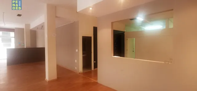 EXCELENTE LOCAL EN PRINCIPAL VIA COMERCIAL. — 14