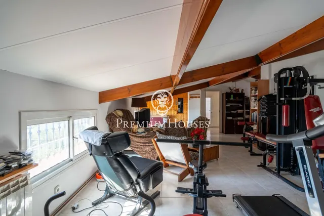Casa independiente con piscina y jardín en Vallpineda — 26