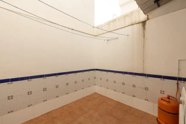 Casa independiente a 5 minutos de Granada en buen estado para entrar a vivir — 11
