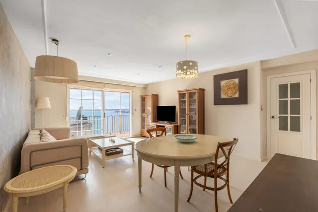 Apartamento en venta en Torrevieja, ubicado en la zona de La Loma, a pocos minutos a pie de la Playa del Cura. Primera línea de mar! — 10