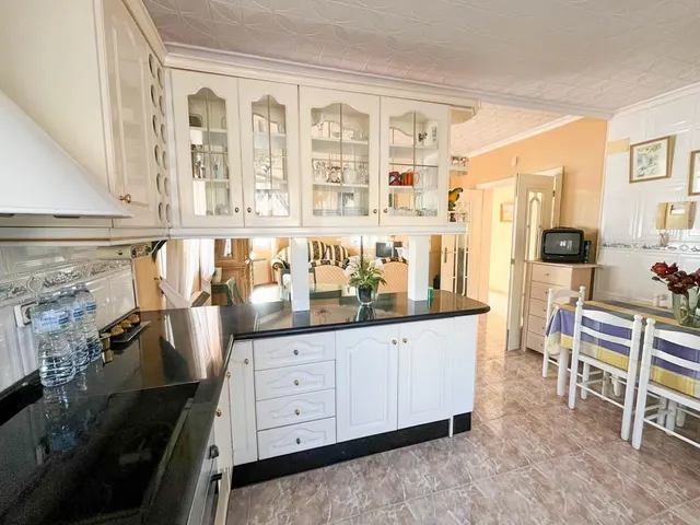 Chalet con piscina y amplias estancias en El Chaparral — 37