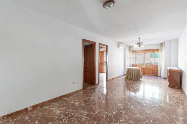 ESTUPENDO PISO EN LOJA....EN PLENO CENTRO!!! — 22