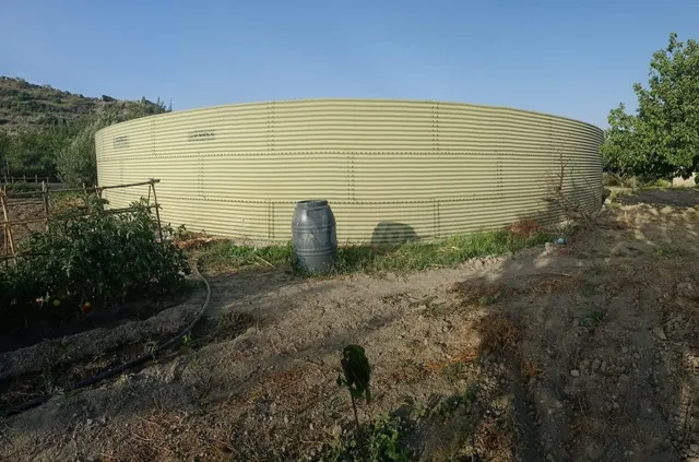LÚCAR( ALMERÍA ). VENTA DE CORTIJO CON TERRENO.