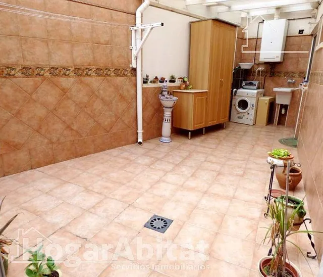¡CASA ESPECTACULAR! AMPLIA Y LUMINOSA CON BALCÓN Y TERRAZA — 20