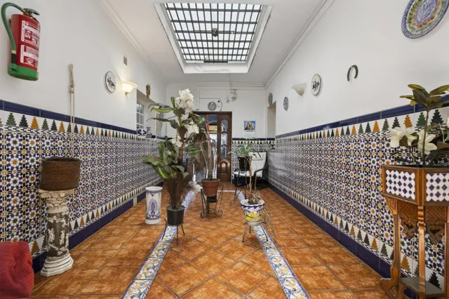 Amplia vivienda en planta baja con gran potencial, ideal par - foto 4