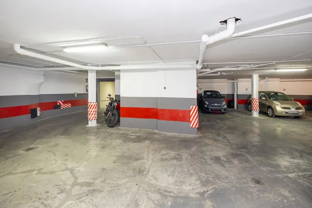 Barrio del Realejo. Sacamos a la venta dos plazas de garaje para coche muy grande. — 13