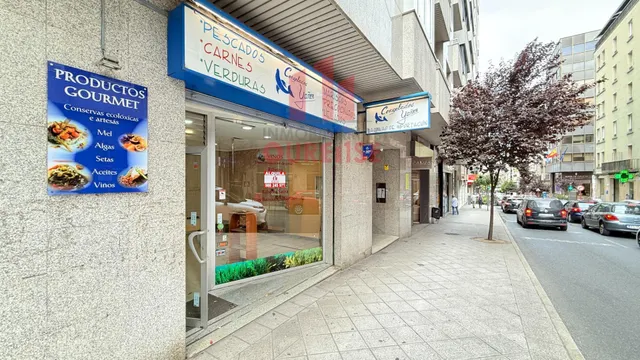 AMPLIO LOCAL COMERCIAL EN PLENO CENTRO DE OURENSE — 2