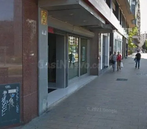 Local en el centro de Vitoria del año 1973 con amplia fachad - foto 2