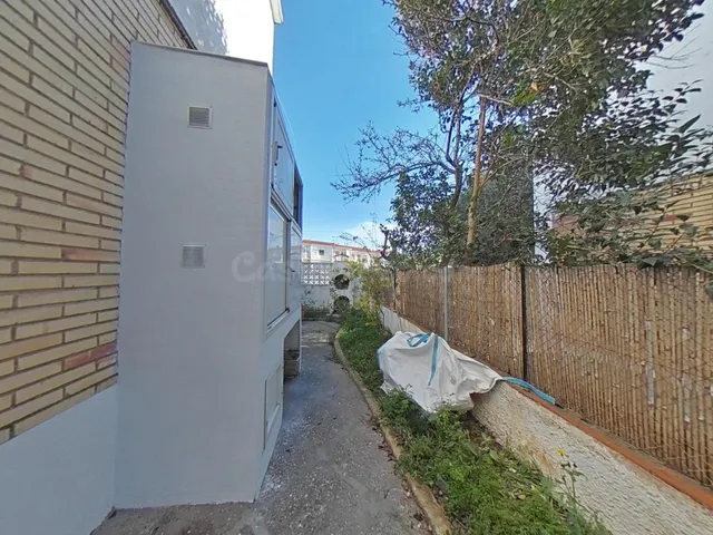 CASA PAREADA ESQUINERA EN VENTA EN COMA-RUGA – OPORTUNIDAD Ú - foto 2