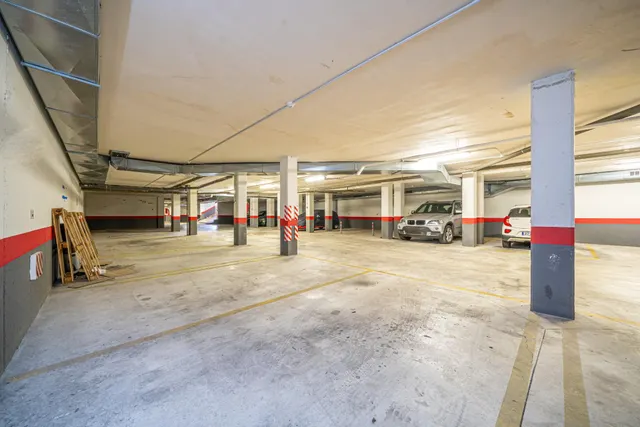 Alquiler de parking en el Coll d'en Rabassa — 10