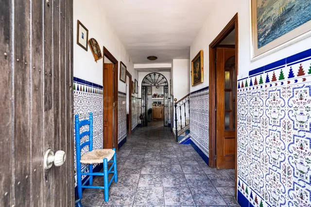 Chalet independiente en Las Almenas, Tomares - foto 2