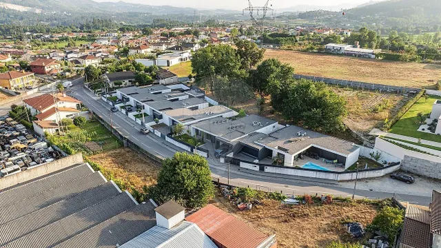 Chalet 3 habitaciones 306m² en venta - Campos e Louredo — 32
