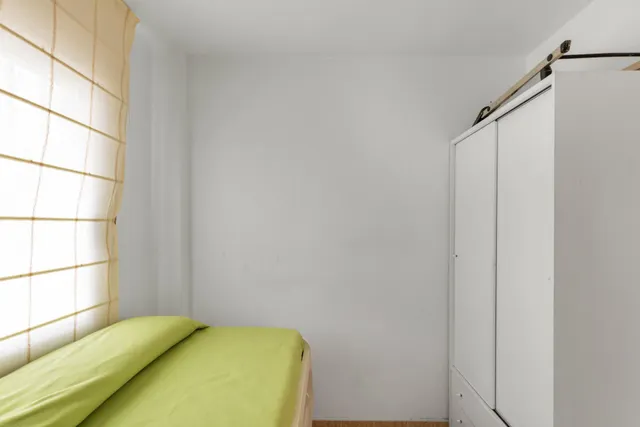 Apartamento de 2 dormitorios con piscina, garaje y trastero cerca del centro de Torrevieja — 19