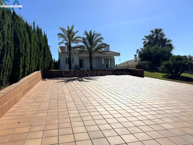 Exclusivo chalet moderno en primera línea de Alenda Golf - foto 3