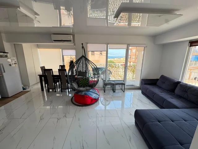 Magnifico apartamento totalmente reformado con vistas al mar — 9