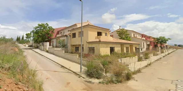 VENTA DE PROMOCIÓN RESIDENCIAL: 21 VIVIENDAS UNIFAMILIARES Y