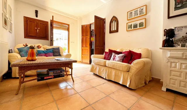 Casa de Pueblo 6 habitaciones 255m² en venta - Comunidad valenciana — 33