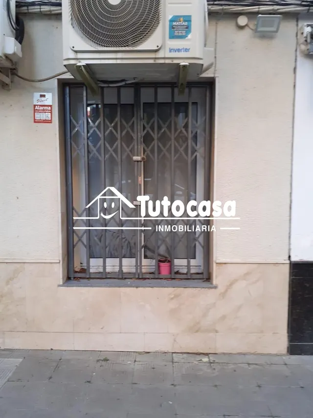 SE  VENDE  piso en planta baja  COMERCIAL  PISO BAJO 100% FINANCIACION . — 15