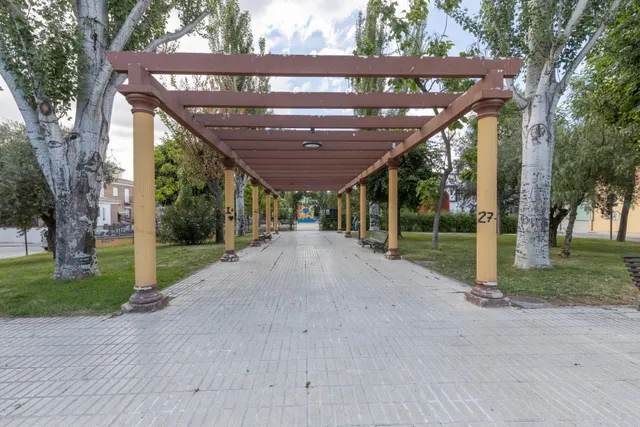 OPORTUNIDAD EN VENTA DE CASA ADOSADA DE TRES DORMITORIOS EN  - foto 2