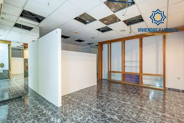 Local comercial en Pajaritos. — 20