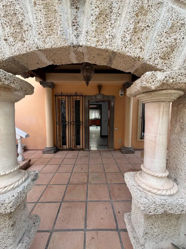 Villa con carácter, piscina privada y vistas al mar en Costa Adeje — 10