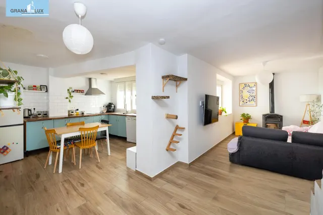 ¡Tu hogar soñado te espera en esta espectacular casa reformada! — 14