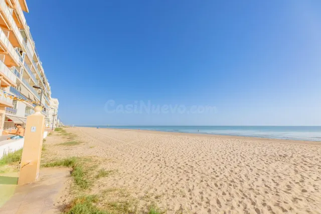 Apartamento reformado de un dormitorio en primera línea de playa en El Perellonet — 4