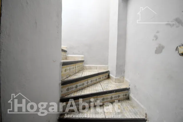 ESPACIOSA CASA CON TERRAZA EN EL HISTÓRICO CASCO ANTIGUO — 50