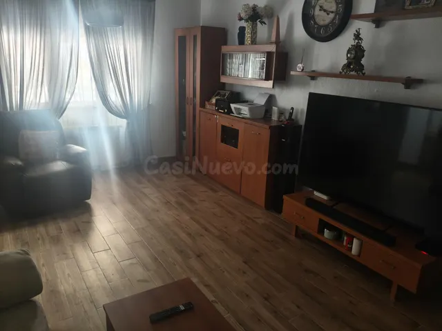 SE VENDE CHALET ADOSADO EN CHICLANA, ZONA PINAR DE LOS FRANC - foto 4