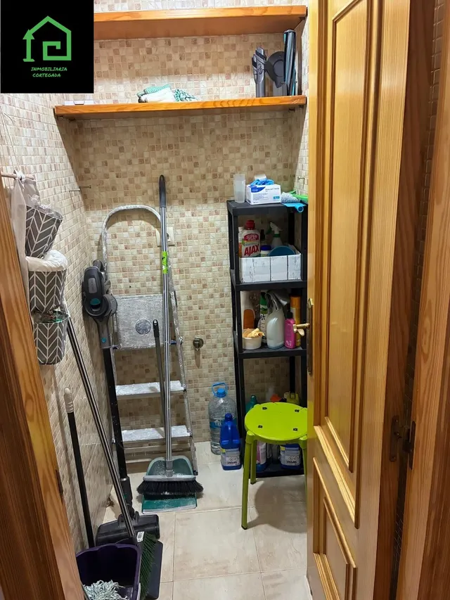 PISO CON TRASTERO CERCA DEL CENTRO COMERCIAL — 22