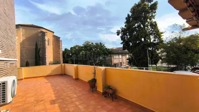 PRIMER PISO TOTALMENTE EXTERIOR EN FINCA CON CONSERJE Y ENORME TERRAZA ESQUINERA — 3