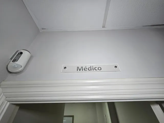 Estupendo local comercial junto a Corte Ingles — 10