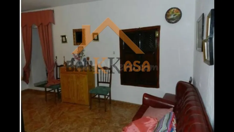 SE VENDE CASA DE DOS PLANTAS EN CADIAR ZONA CENTRO