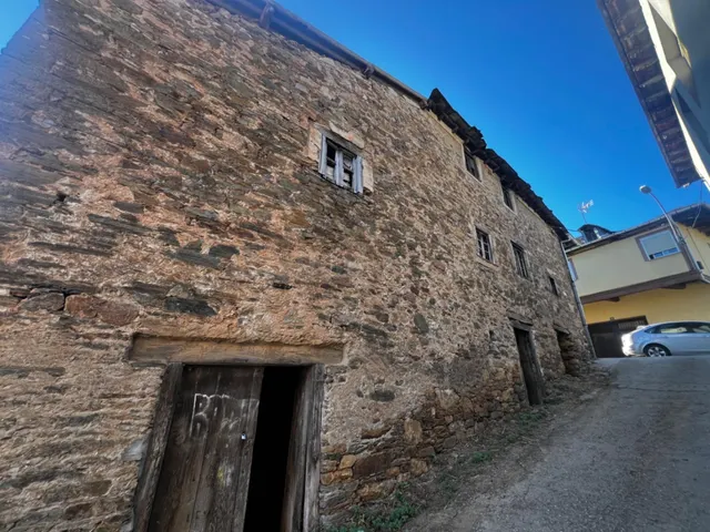 CASA DE PIEDRA PARA RESTAURAR - foto 2